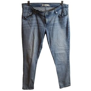 Levi's  534 Skinny Blue Jeans